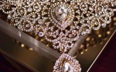 4 Wedding necklaces with extra bling!